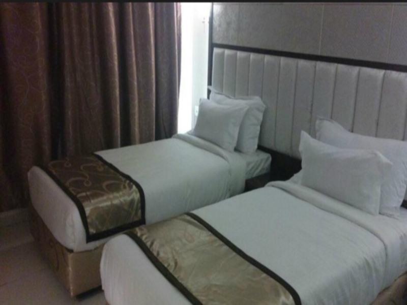 Hotel Executive Silver Inn Аурангабад Экстерьер фото